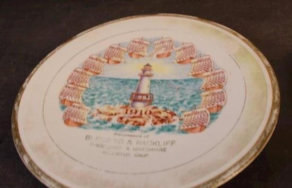 1910 Lighthouse Calendar Plate (8\